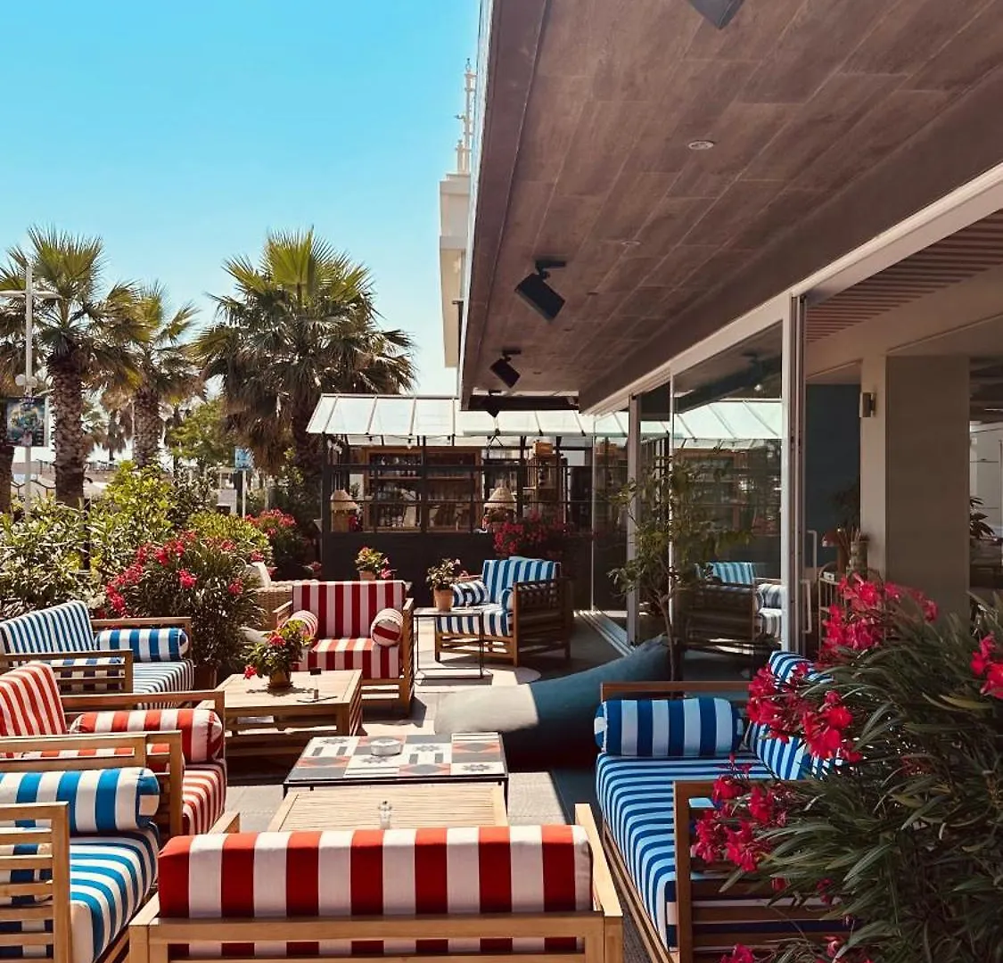 Marittimo Riccione - Hotel Clipper Fronte Mare