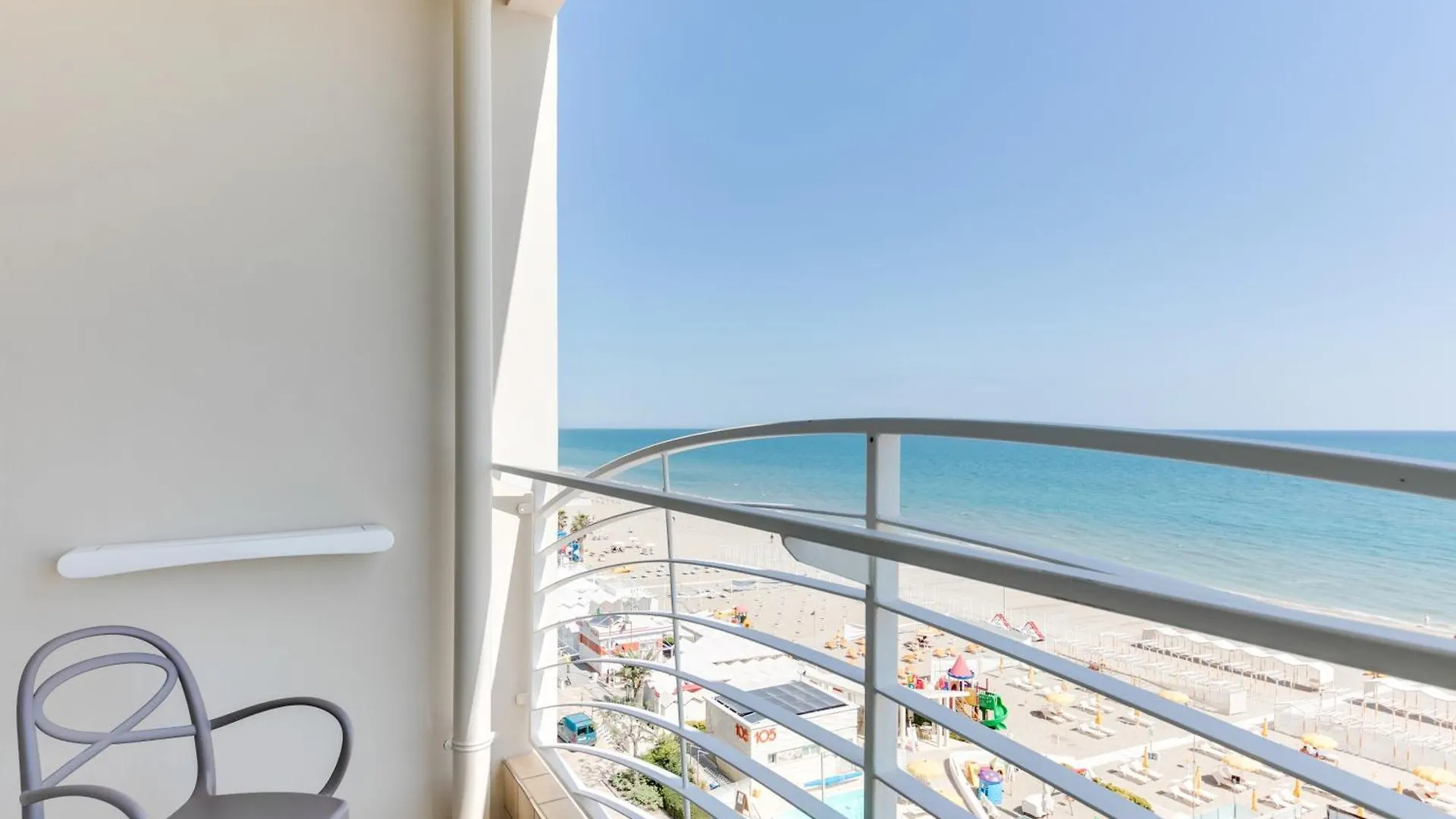 Marittimo Riccione - Hotel Clipper Fronte Mare