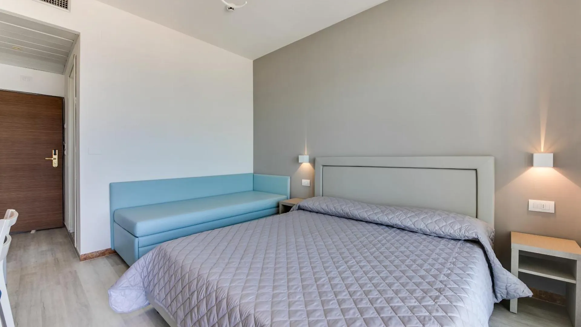 Marittimo Riccione - Hotel Clipper Fronte Mare