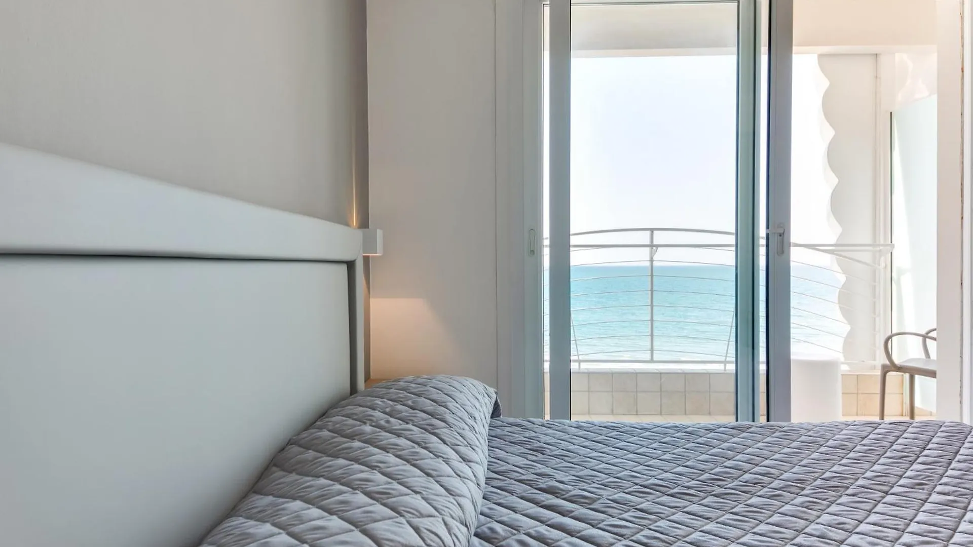 Marittimo Riccione - Hotel Clipper Fronte Mare 3*,