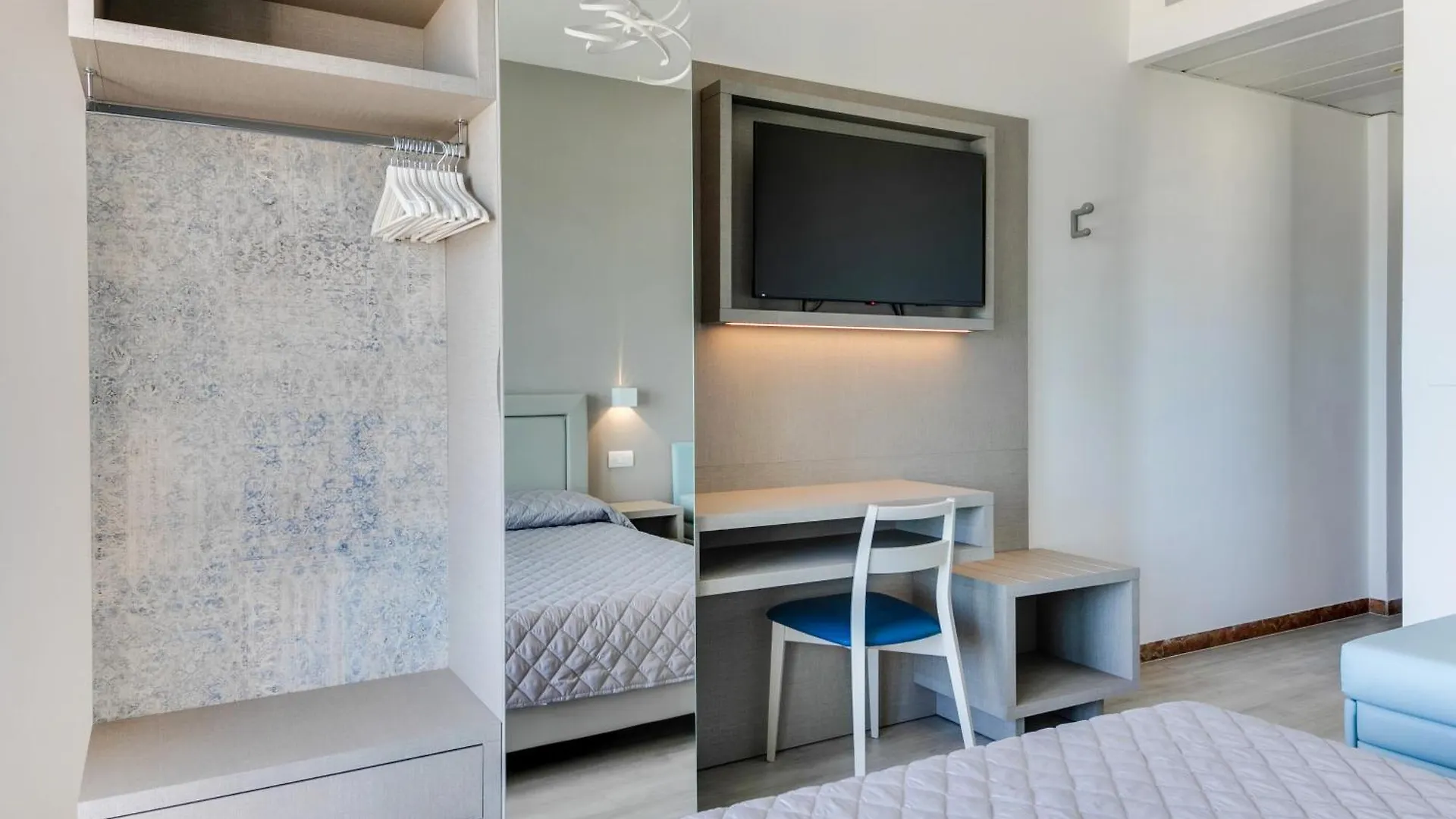 Marittimo Riccione - Hotel Clipper Fronte Mare