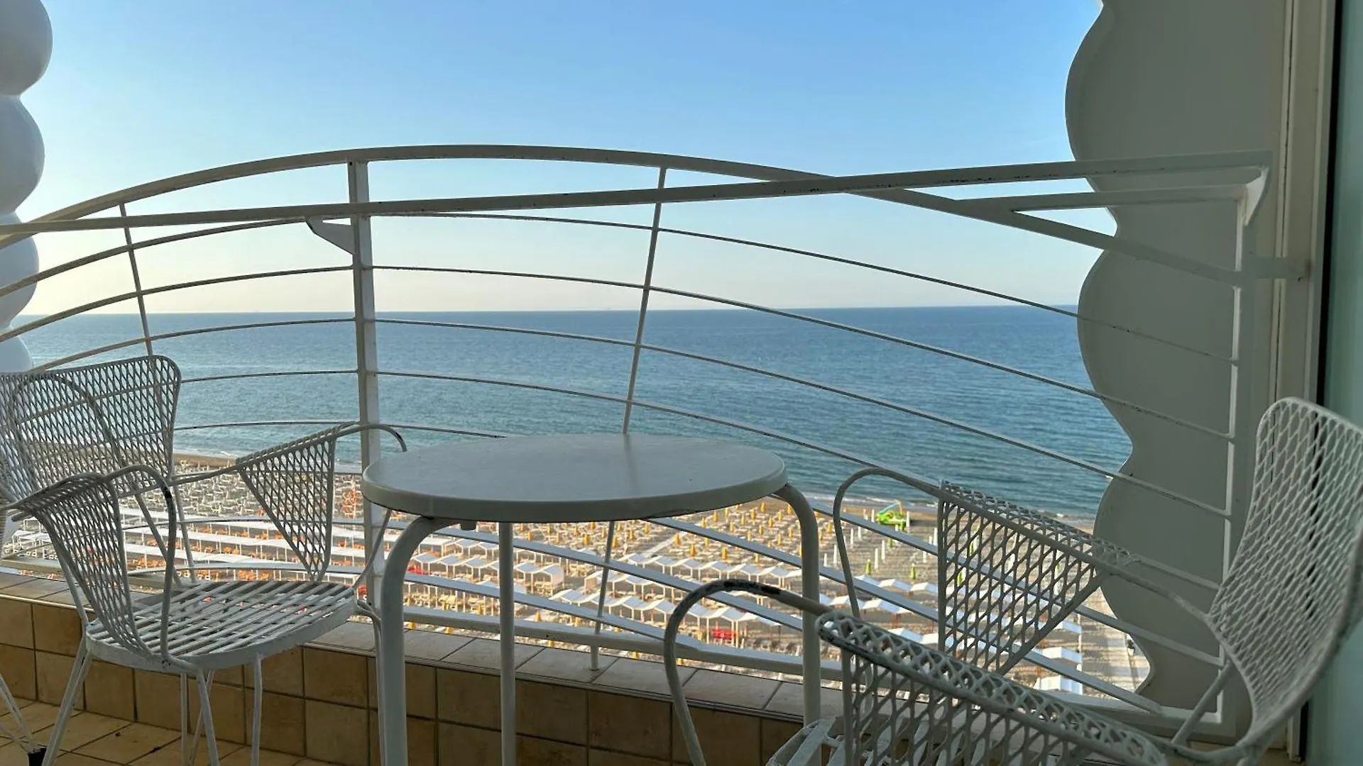 Marittimo Riccione - Hotel Clipper Fronte Mare