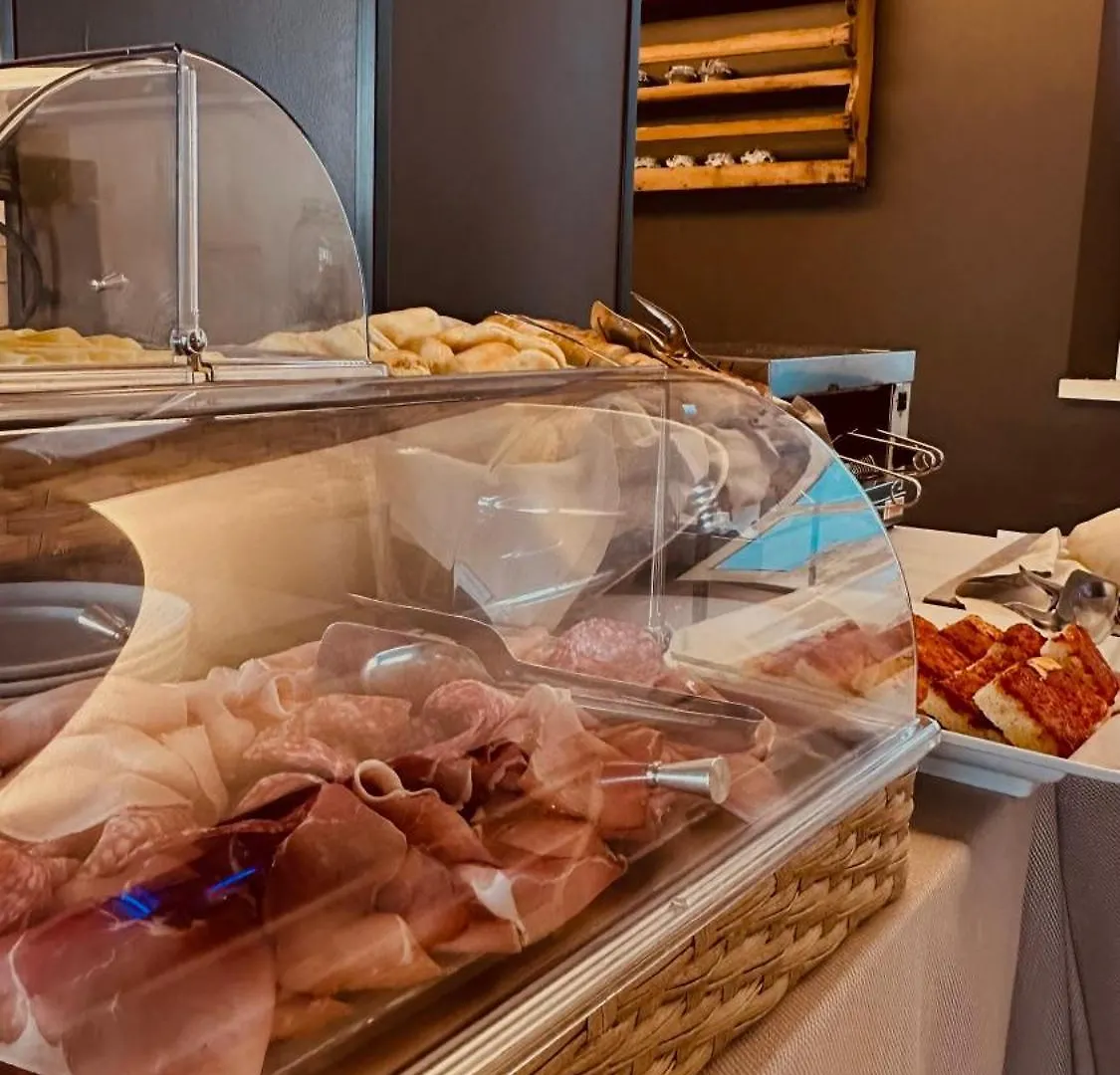 Marittimo Riccione - Hotel Clipper Fronte Mare