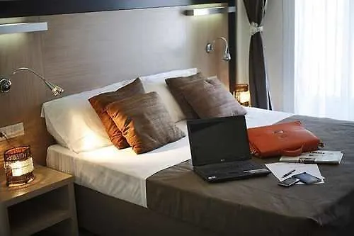 Marittimo Riccione - Hotel Clipper Fronte Mare 3*,  Italia
